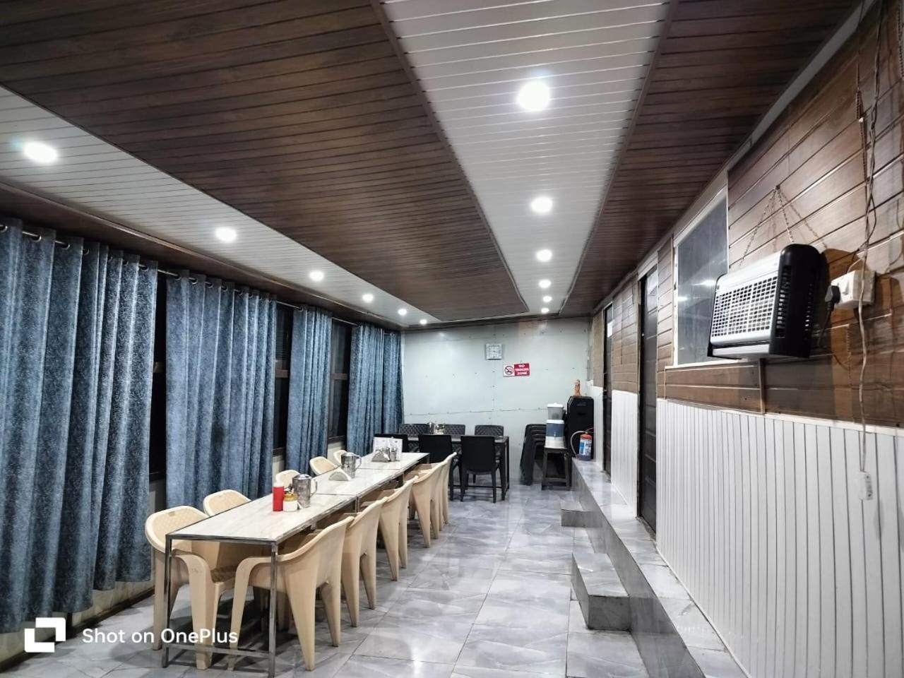 Silver Dew Resorts And Restaurant Данаулти Екстериор снимка