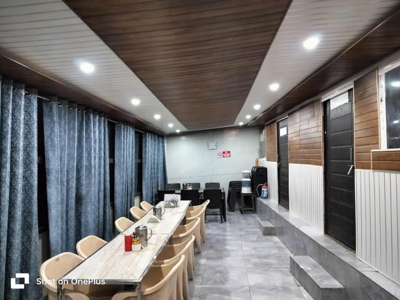Silver Dew Resorts And Restaurant Данаулти Екстериор снимка