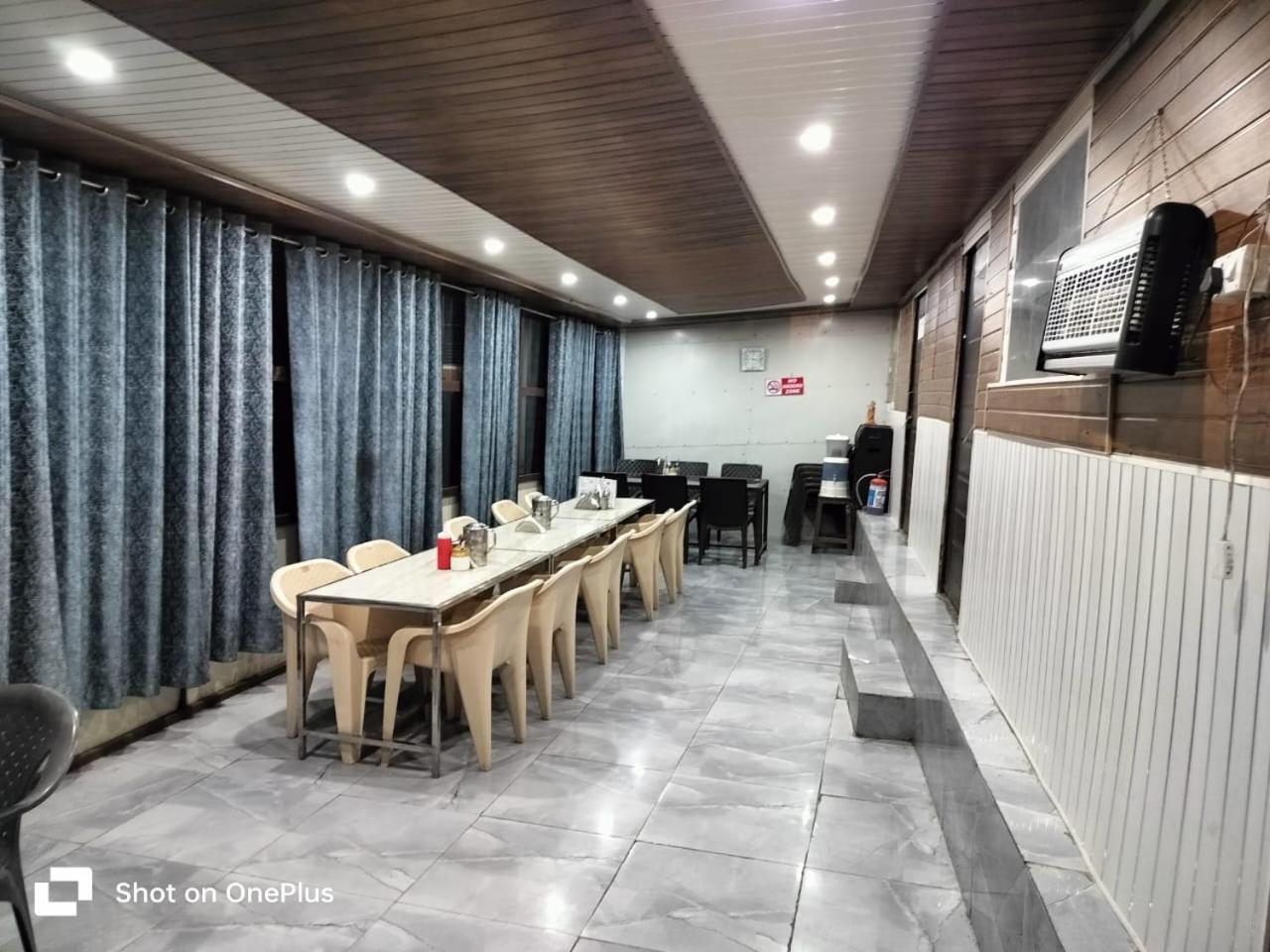 Silver Dew Resorts And Restaurant Данаулти Екстериор снимка