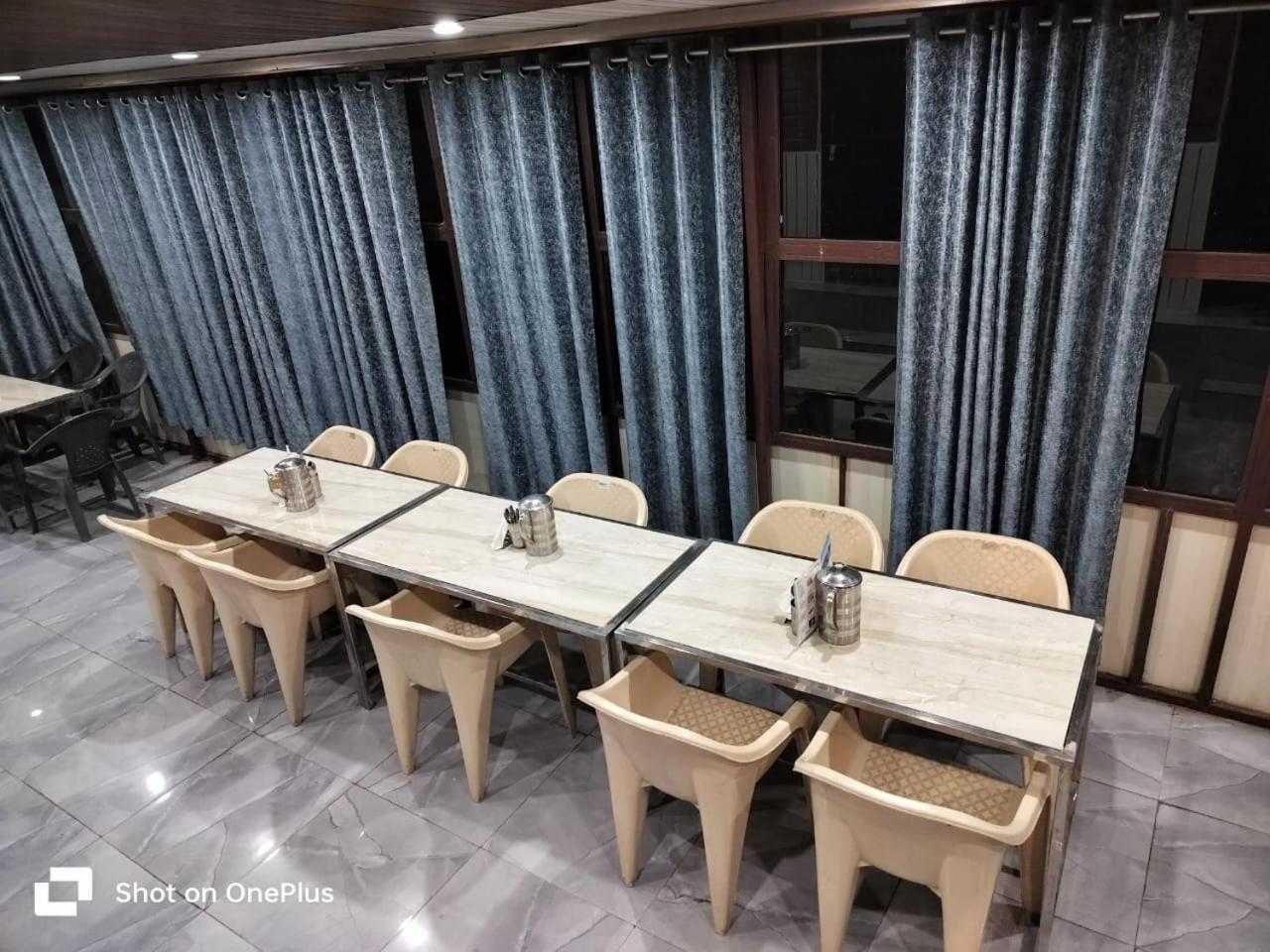 Silver Dew Resorts And Restaurant Данаулти Екстериор снимка