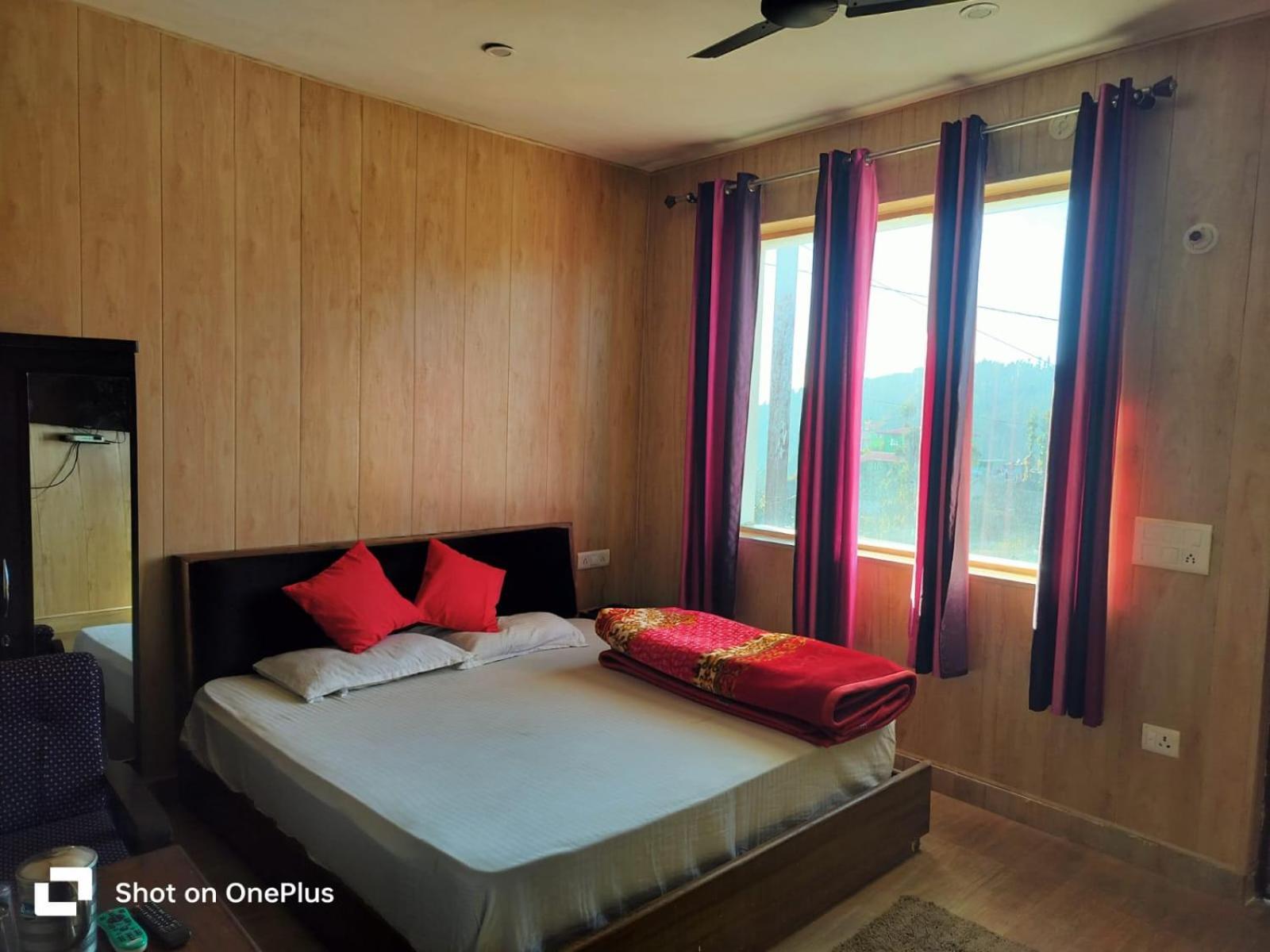 Silver Dew Resorts And Restaurant Данаулти Екстериор снимка
