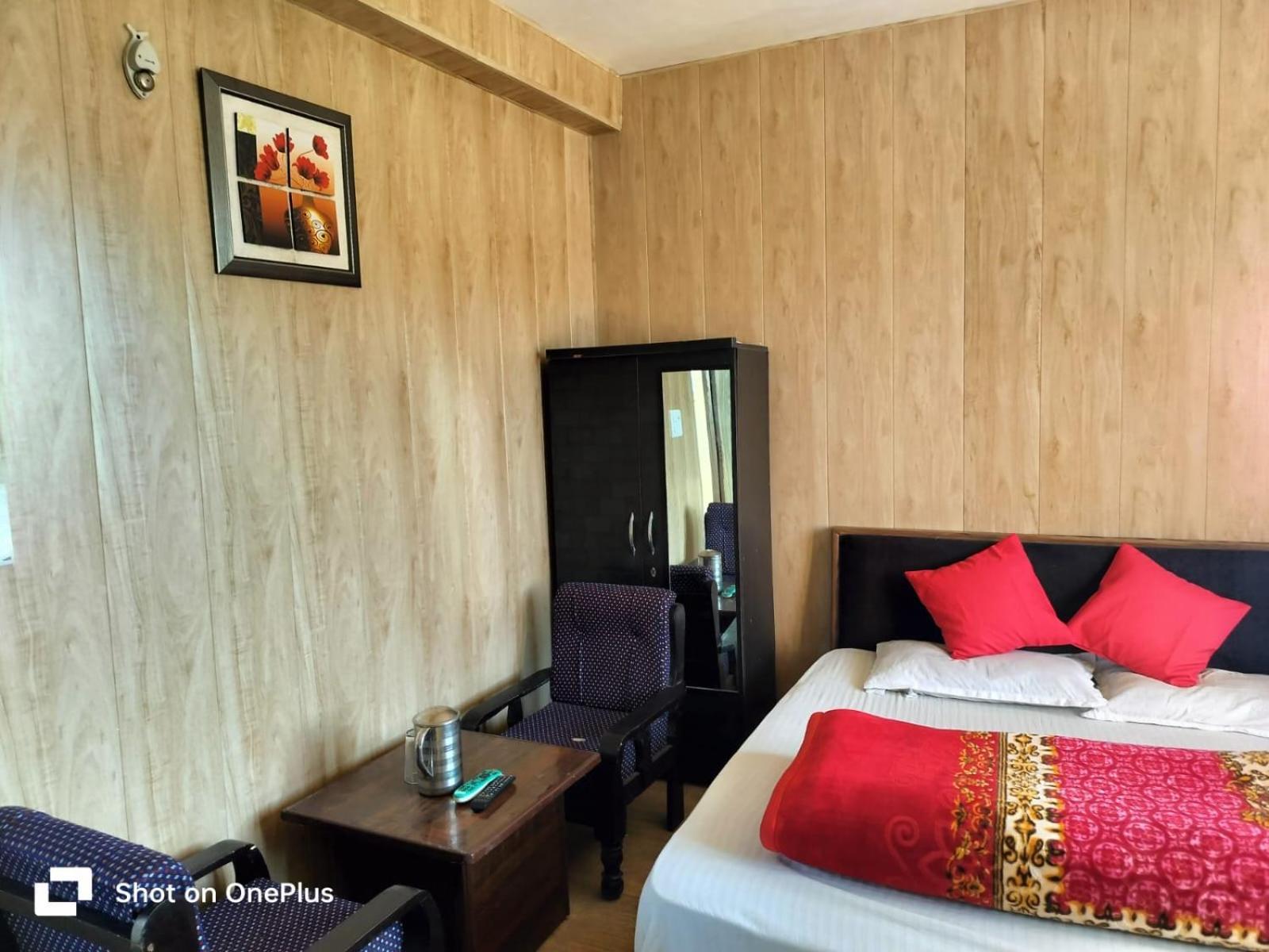 Silver Dew Resorts And Restaurant Данаулти Екстериор снимка