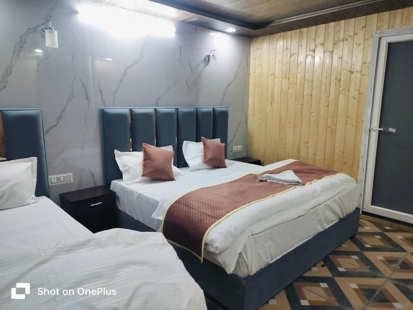 Silver Dew Resorts And Restaurant Данаулти Екстериор снимка